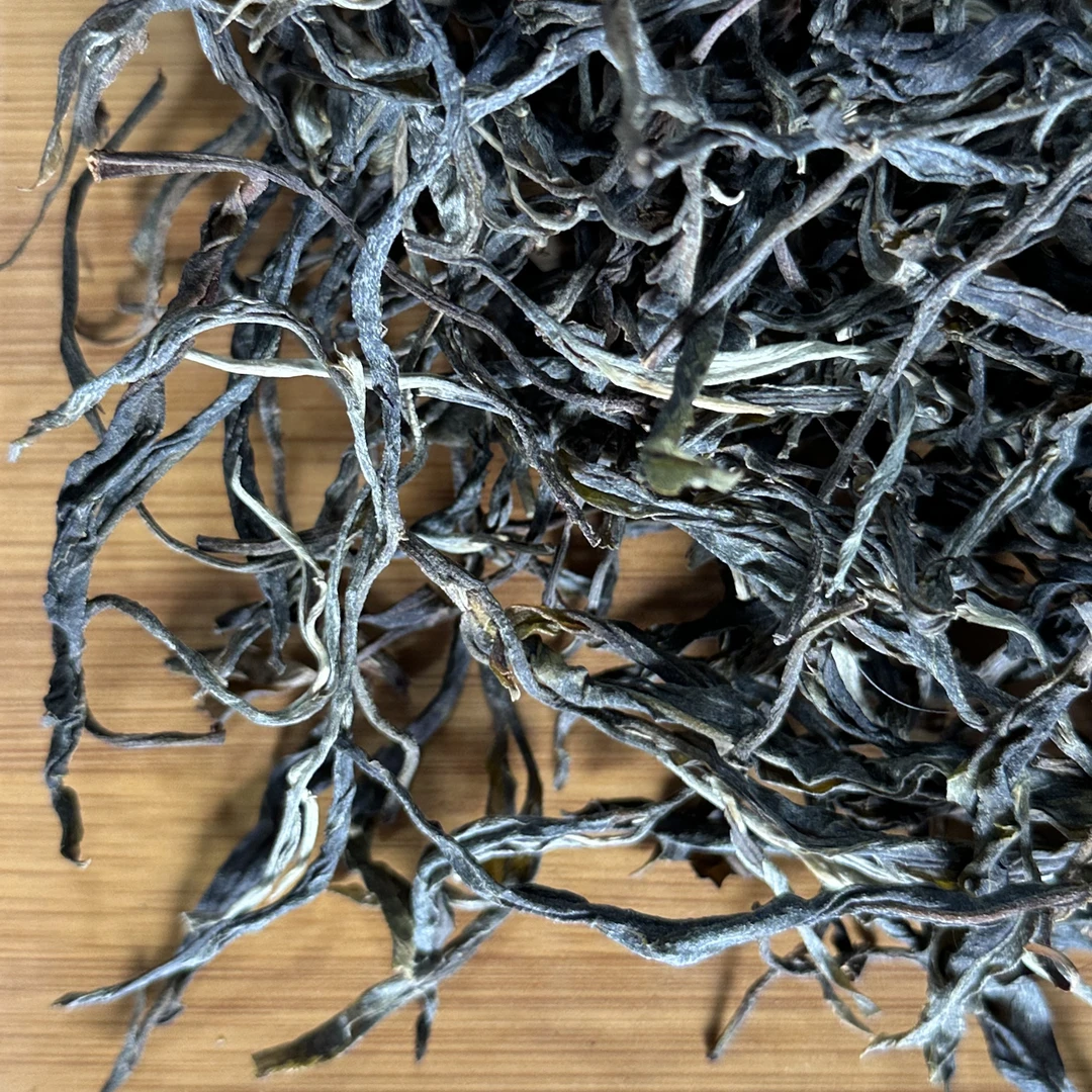 【到手100g】2025年大漆树单株挑採头春古树普洱茶生茶散茶100克/份