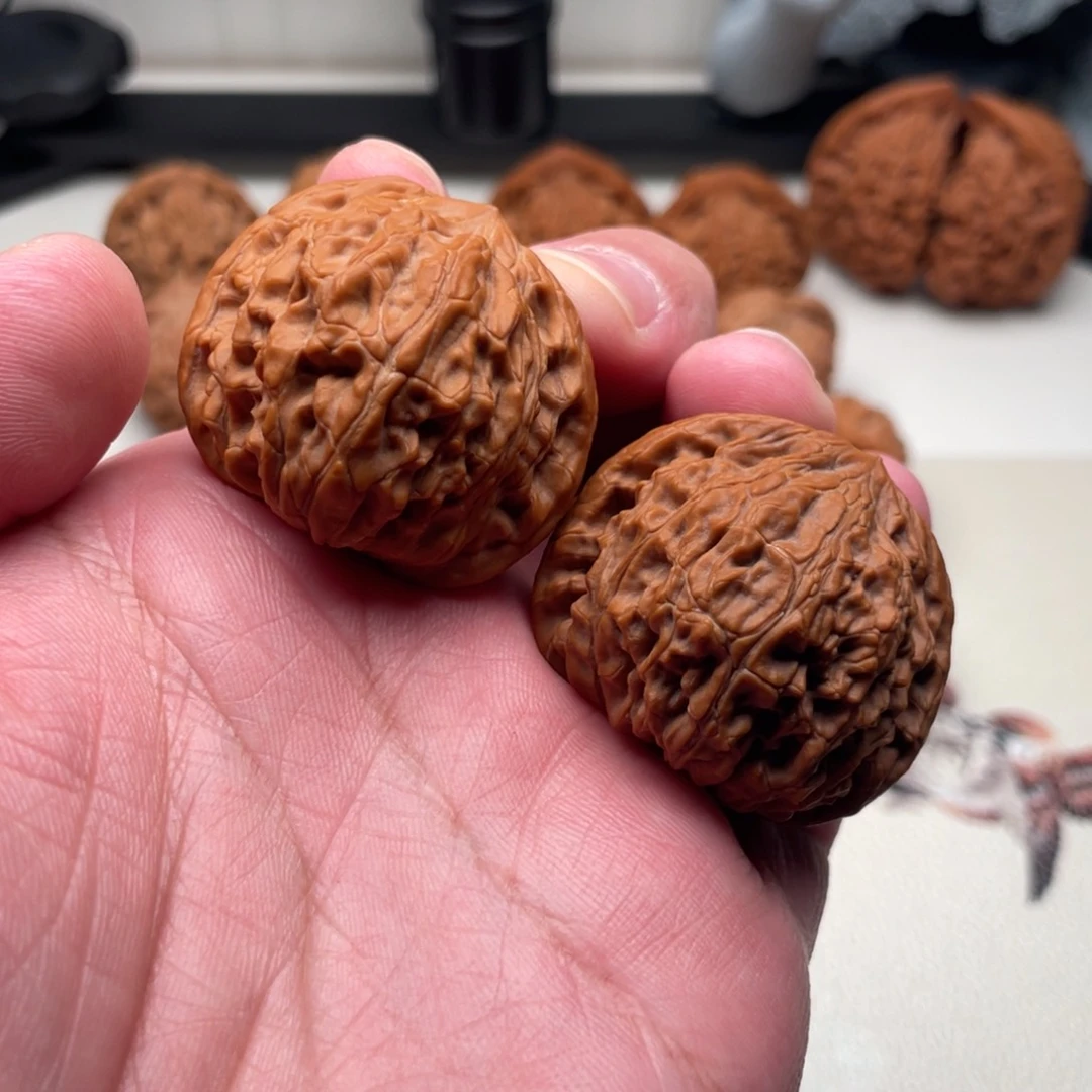 文玩核桃把件李*锤磨盘狮子头