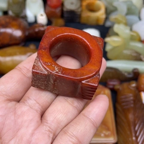 蛇纹石玉未镶嵌颈饰25