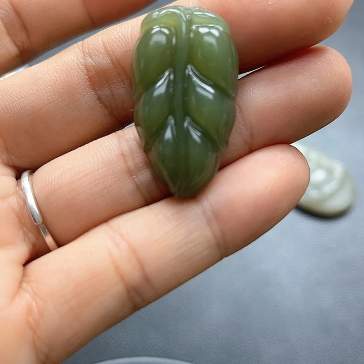 【闪购商品】颈饰未镶嵌和田玉