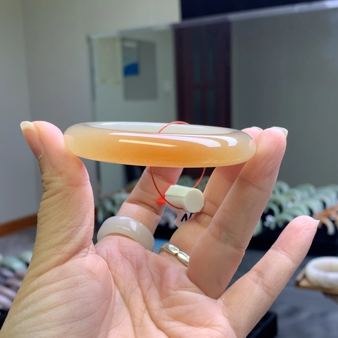石英质玉未镶嵌手镯