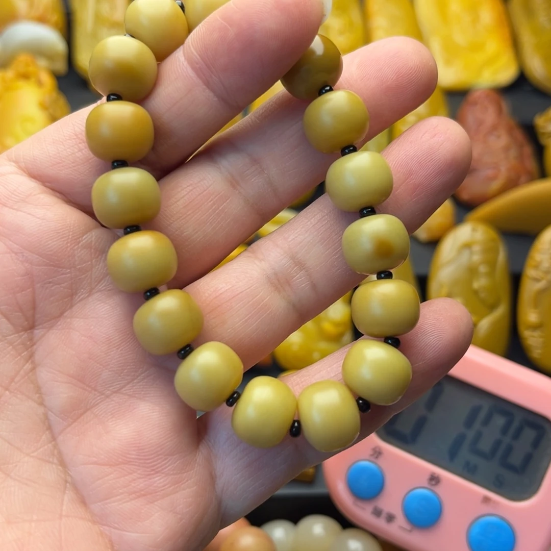 顽***缘石英质玉未镶嵌颈饰