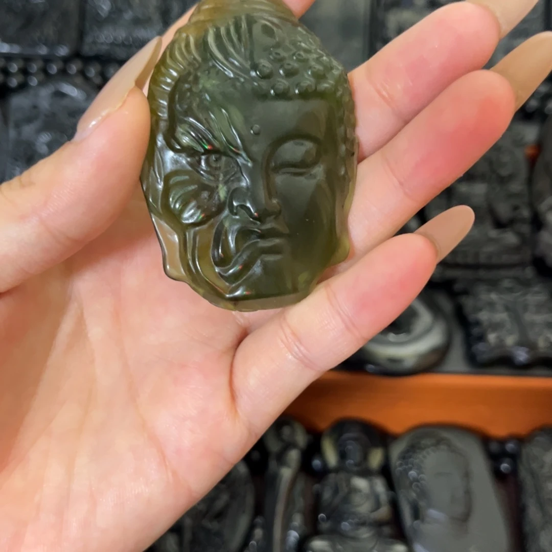 未镶嵌蛇纹石玉颈饰