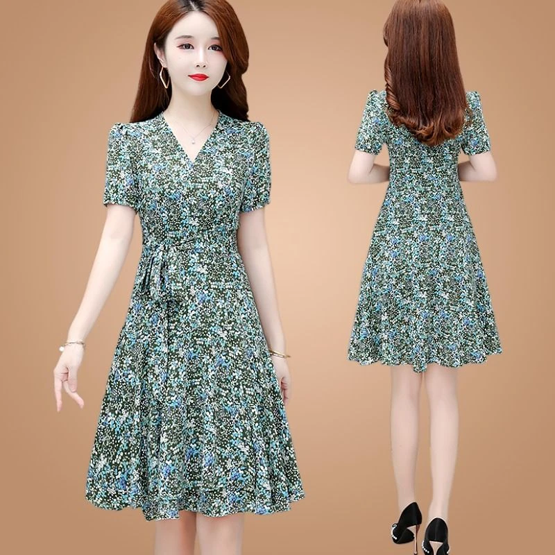 气质连衣裙女2025新款夏季时尚雪纺妈妈收腰显瘦碎花小个子短裙子