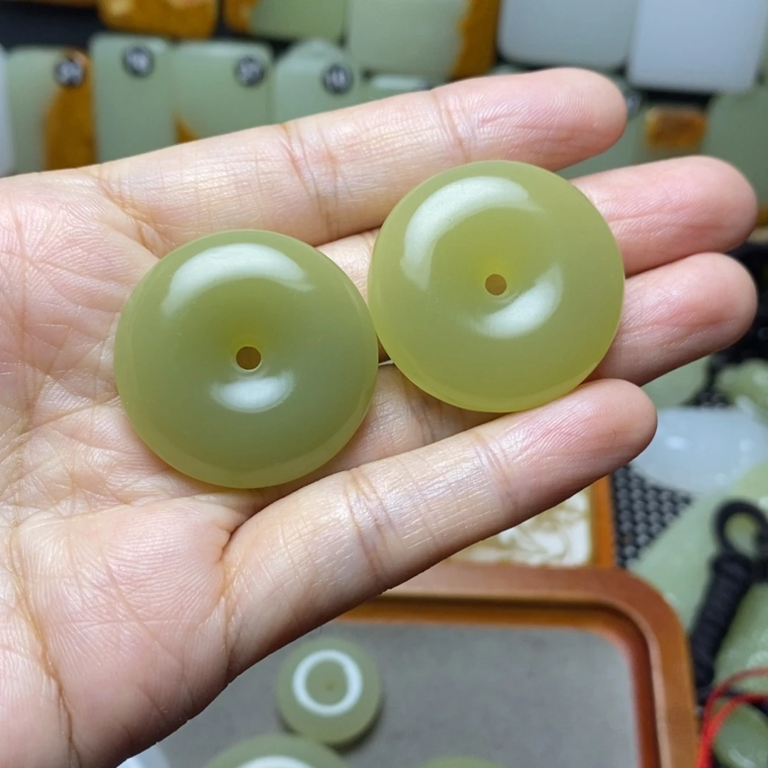 钟*浪新疆昆仑山料平安扣