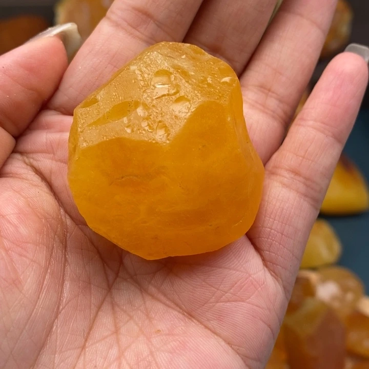 未镶嵌定制琥珀奕*蜜蜡