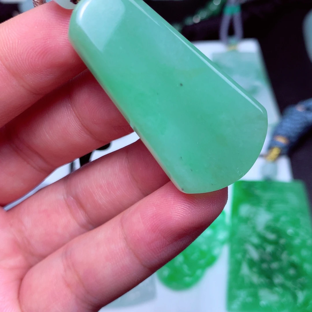 颈饰未镶嵌翡翠天然A货翡翠