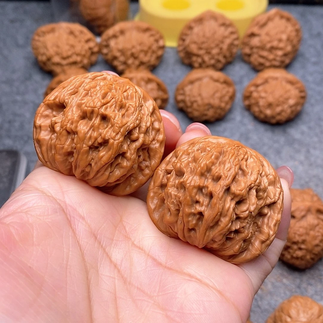 文玩核桃把件精品特价狮虎兽44