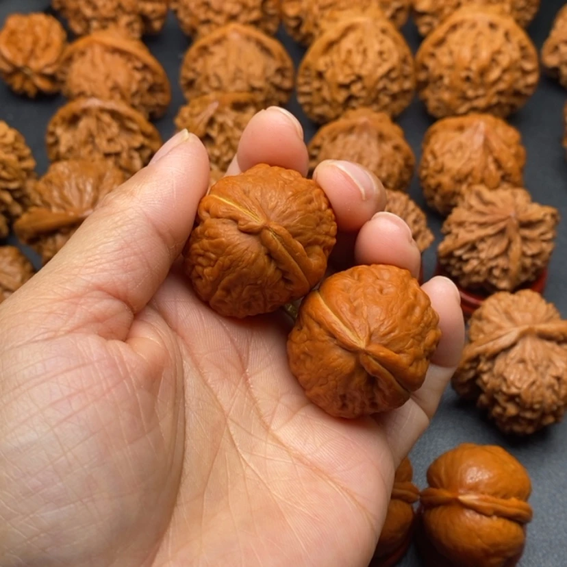 【闪购商品】文玩核桃把件冬***猫核桃