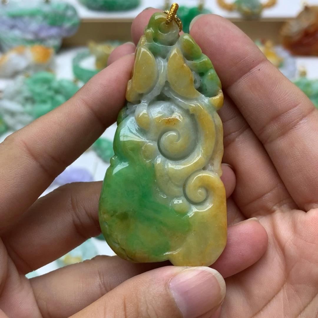 翡翠未镶嵌颈饰翡翠