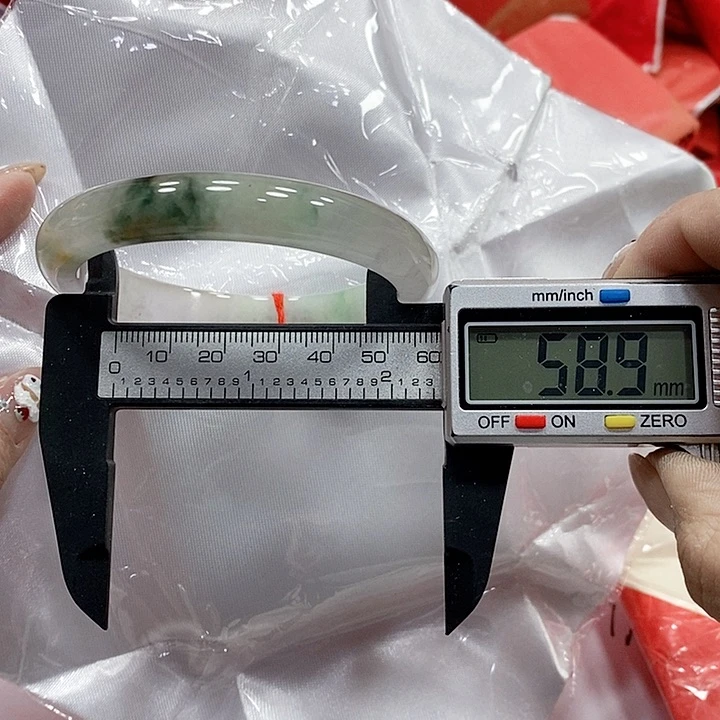 翡翠手镯未镶嵌218