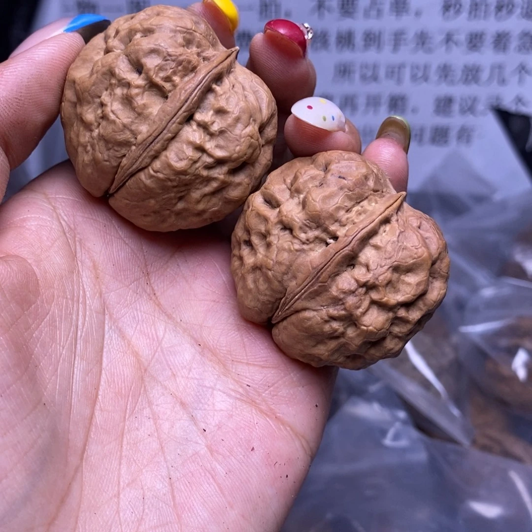 文玩核桃把件云南野生铁核桃53号40mm