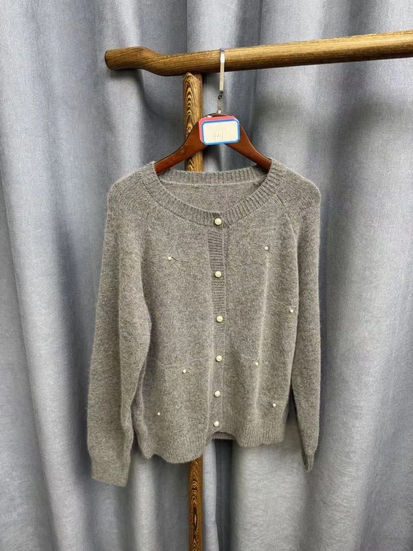 2025秋季新款休闲时尚圆领毛衣女H011