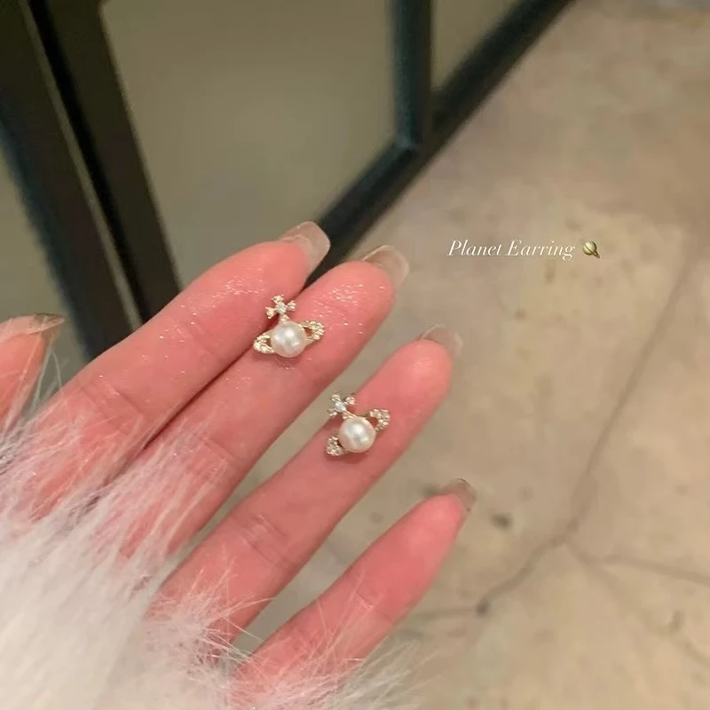 铜合金仿珍珠耳饰 冬日气质闪锆星球土星珠珠耳环女精致耳钉耳饰