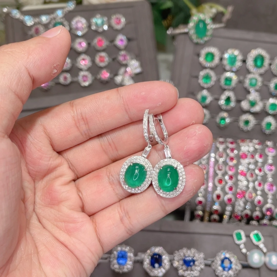 18K金镶嵌耳饰祖母绿8.55ct