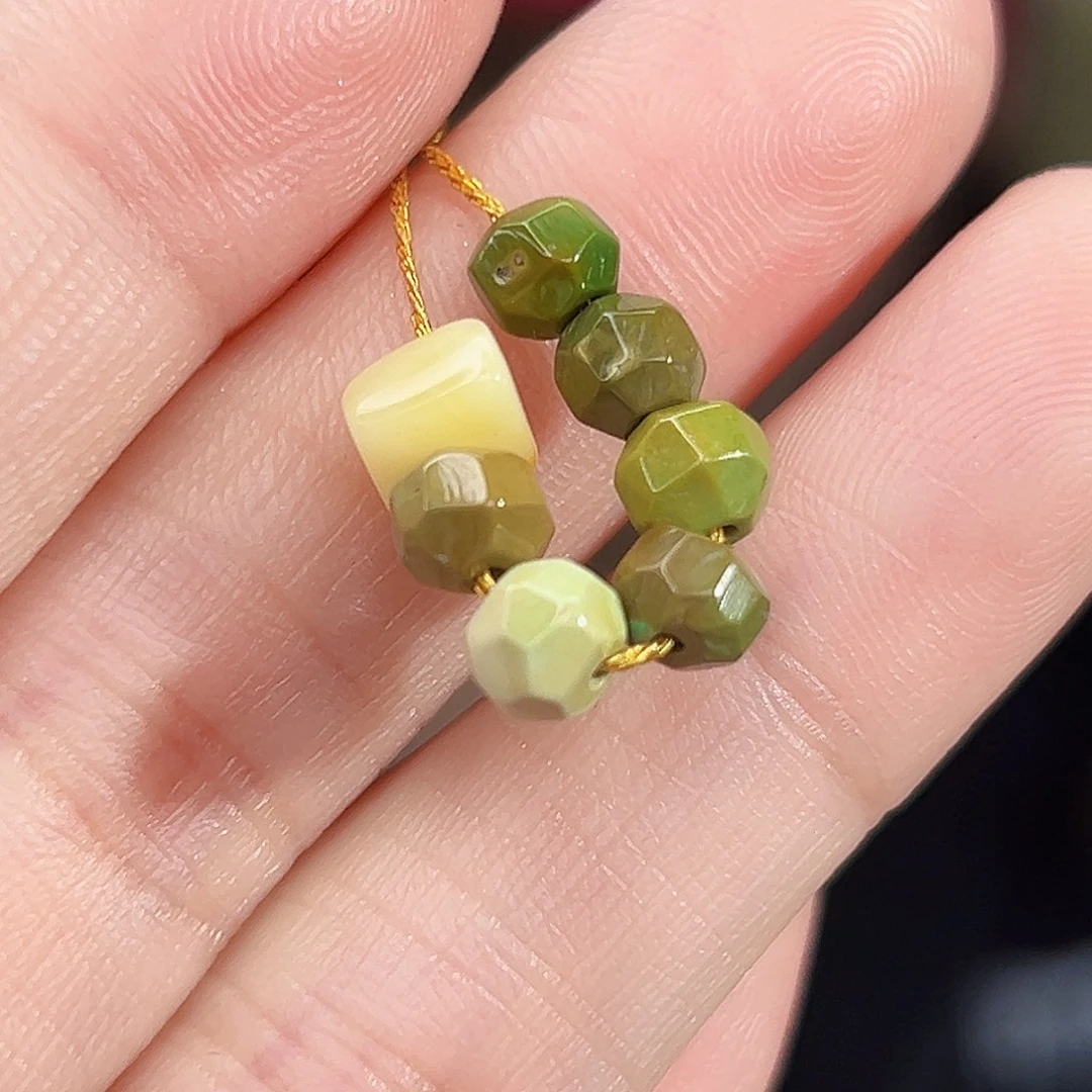 蜜蜡未镶嵌珠宝奇石