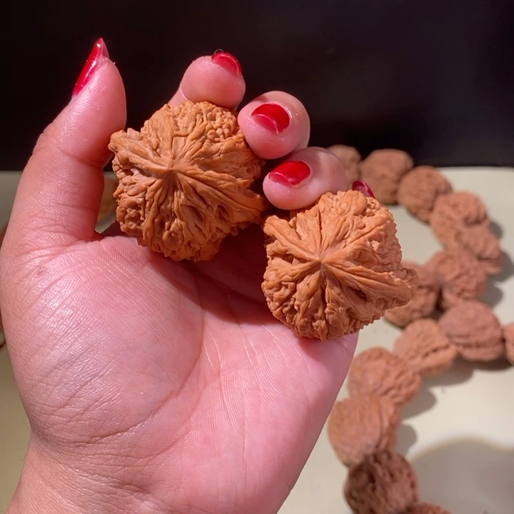 手串文玩核桃……10