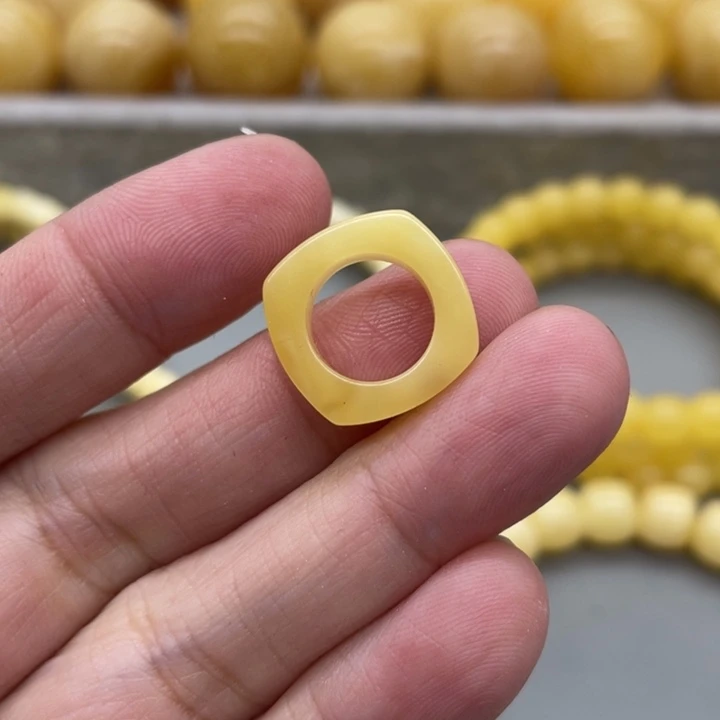 琥珀未镶嵌裸石蜜蜡