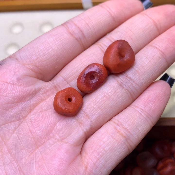 小***～南红玛瑙未镶嵌珠宝半成品6