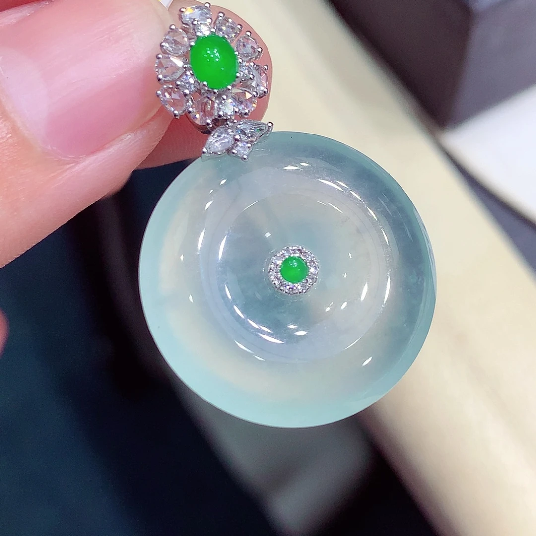 吊坠(不含链)18K金镶嵌翡翠