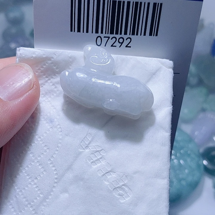 翡翠未镶嵌颈饰天光墟翡翠市场现金代购