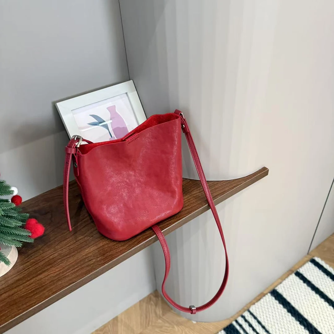 单肩细带休闲百搭小水桶单肩包5-6-22