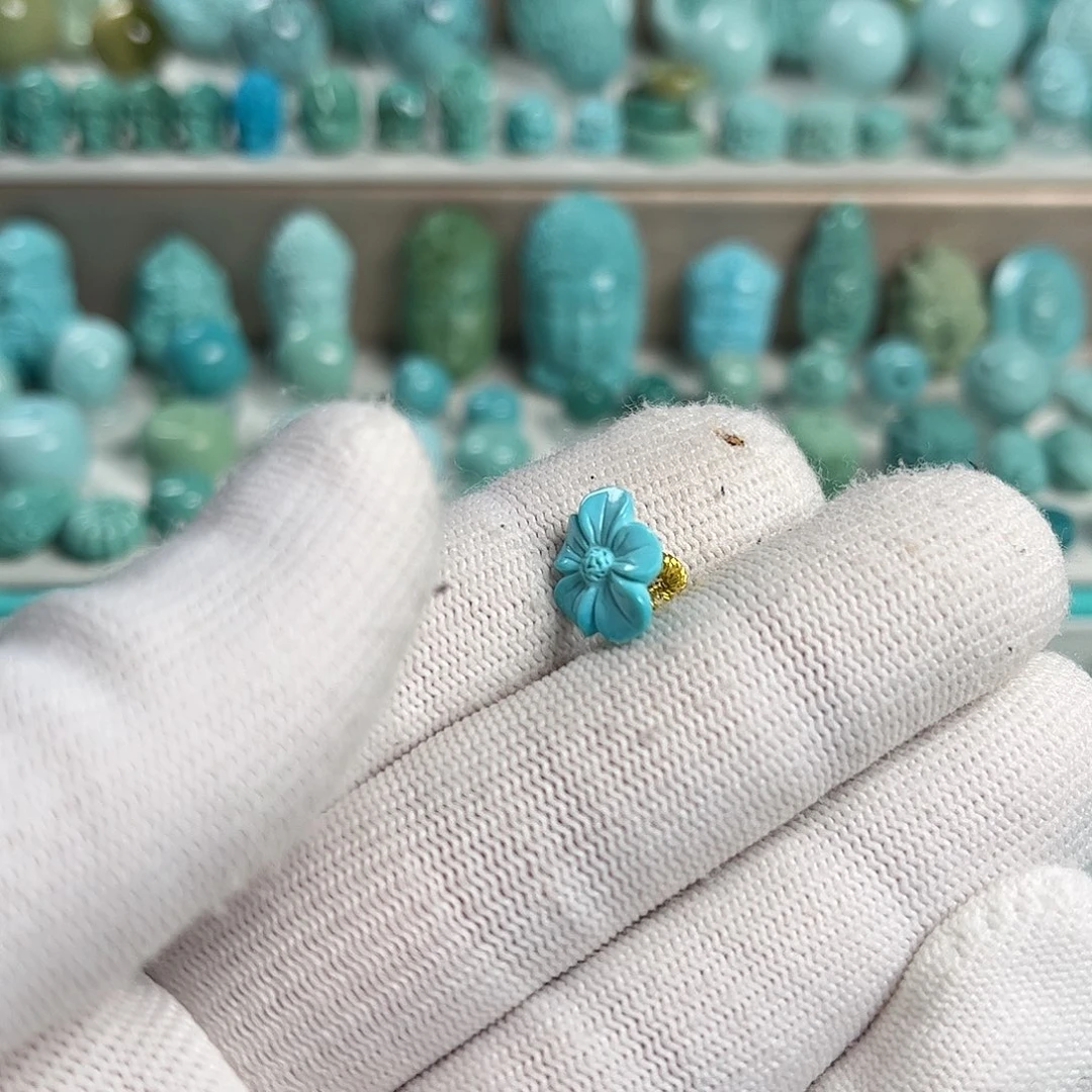 绿松石未镶嵌珠宝奇石