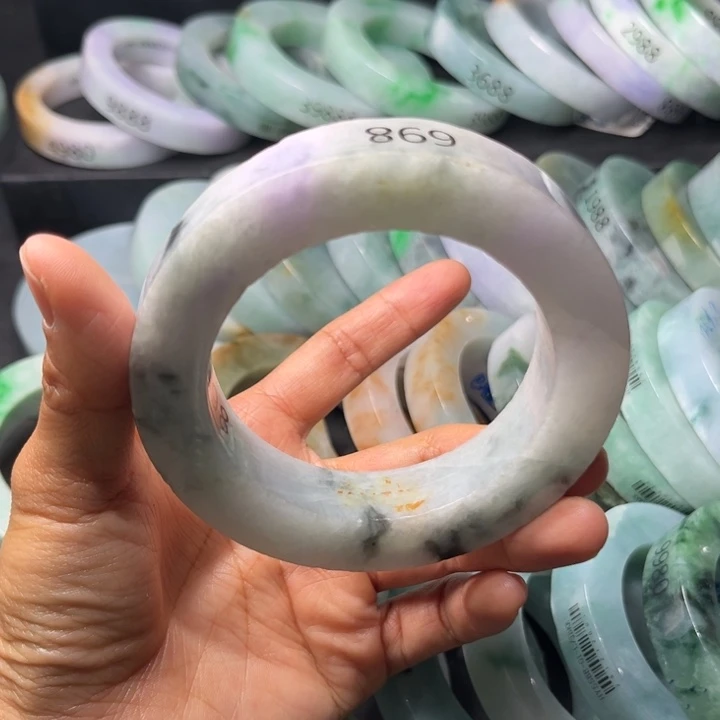 定制翡翠未镶嵌手镯