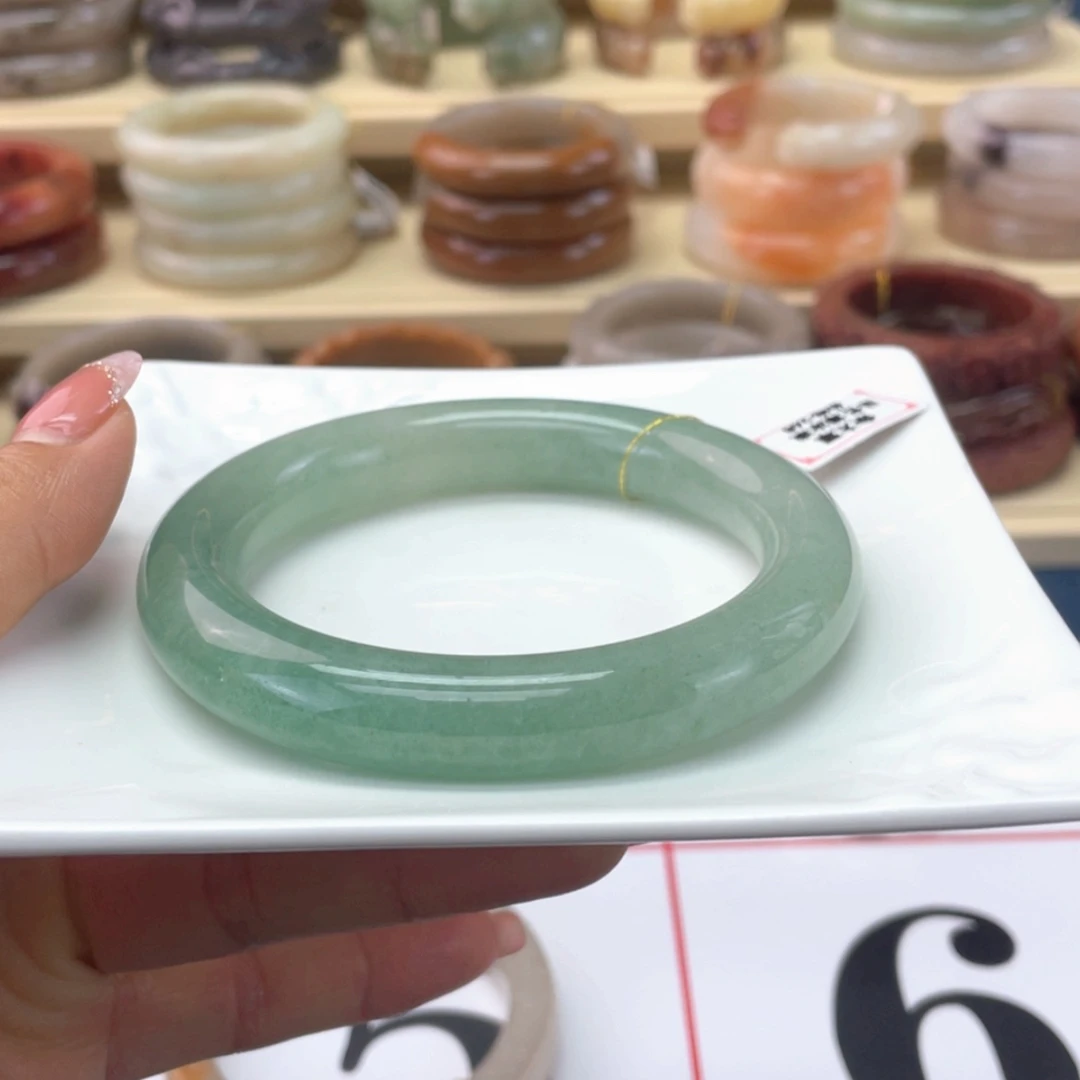 【闪购商品】石英岩玉手镯未镶嵌重**文