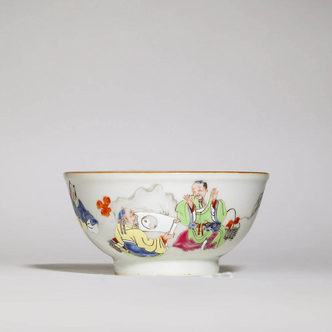 9461 清雍正 粉彩观太极图茶圆