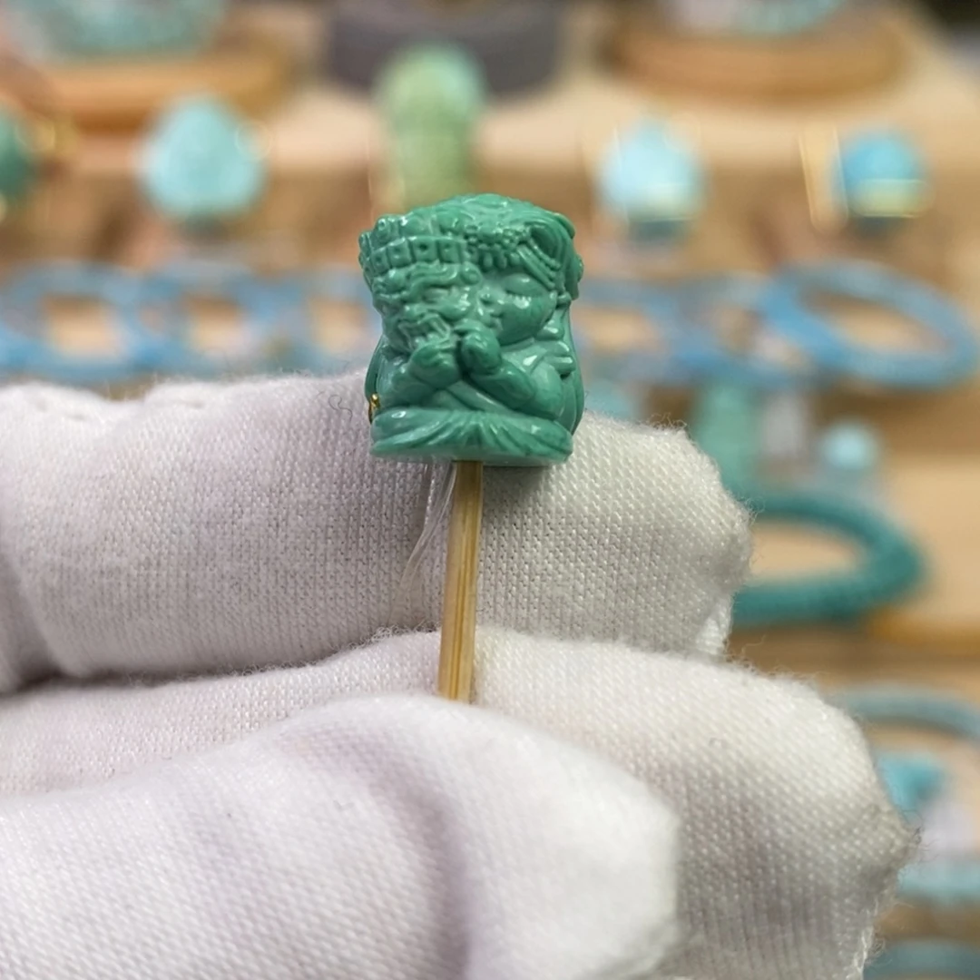 绿松石未镶嵌珠宝奇石