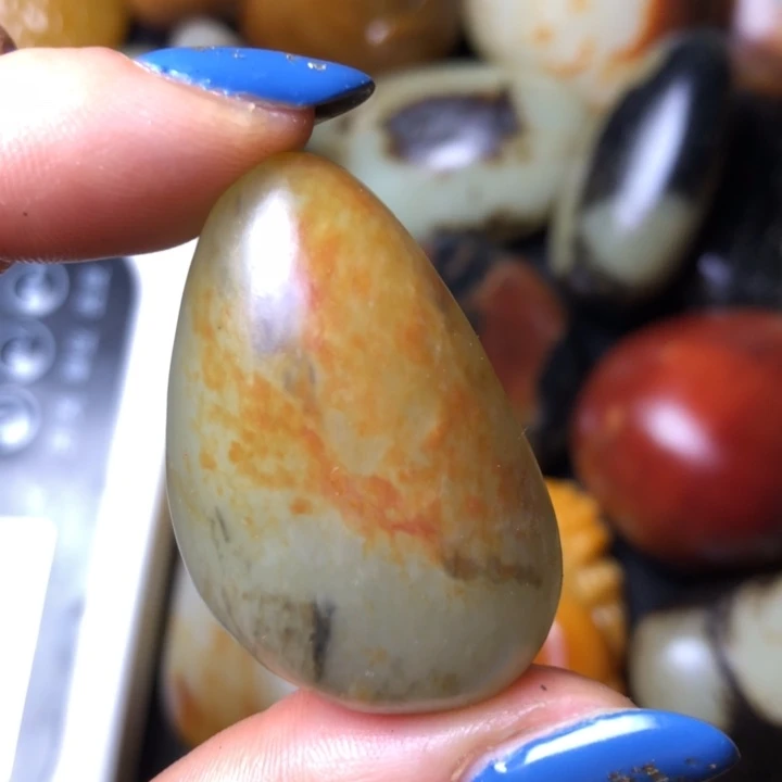 和田玉未镶嵌珠宝奇石