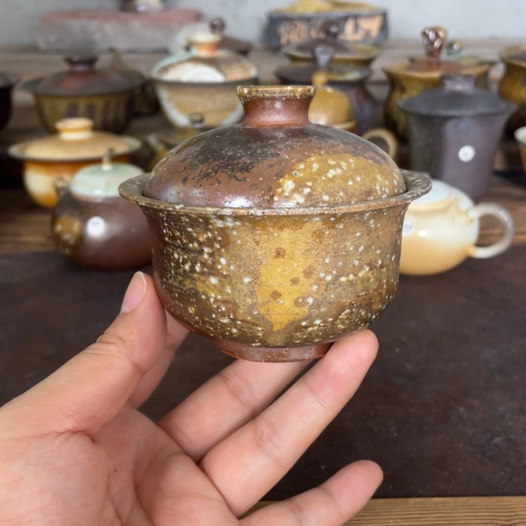 金珍珠盖碗。  柴烧。    金珍珠