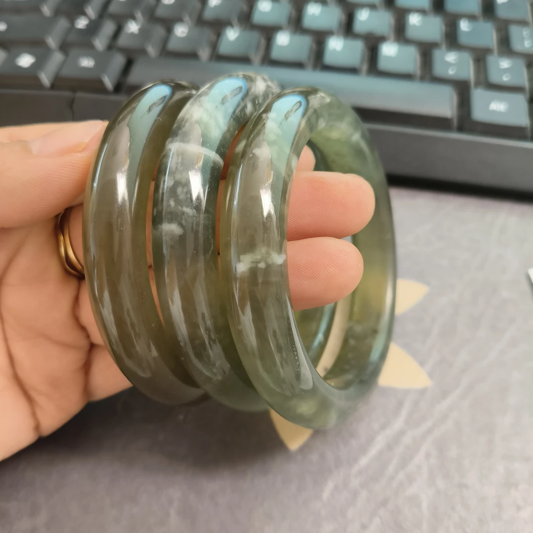 岫玉 绿茶灰冰飘草手镯 清冷气质多样性随机发一