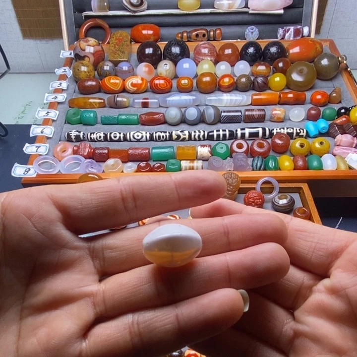 玛瑙/玉髓未镶嵌巴西玛瑙饰品桶珠