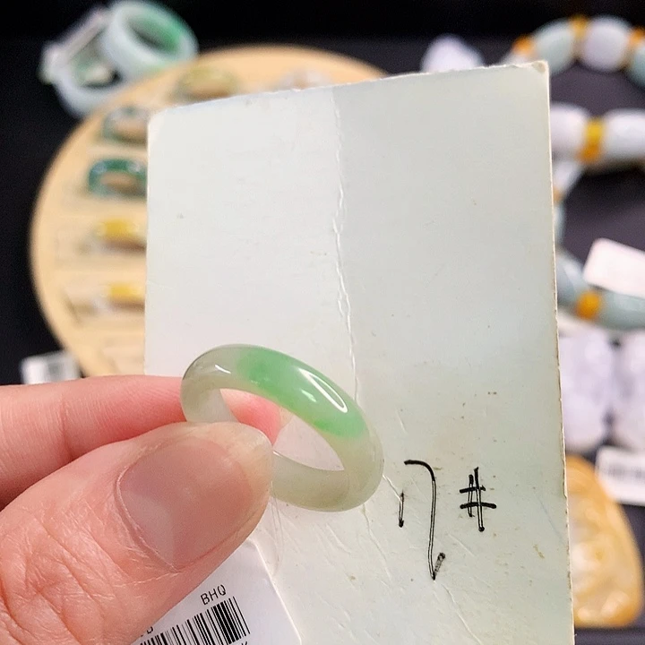 翡翠戒圈未镶嵌翡翠戒指