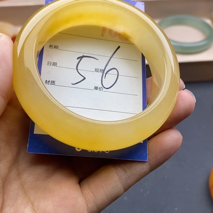 石英质玉未镶嵌手镯