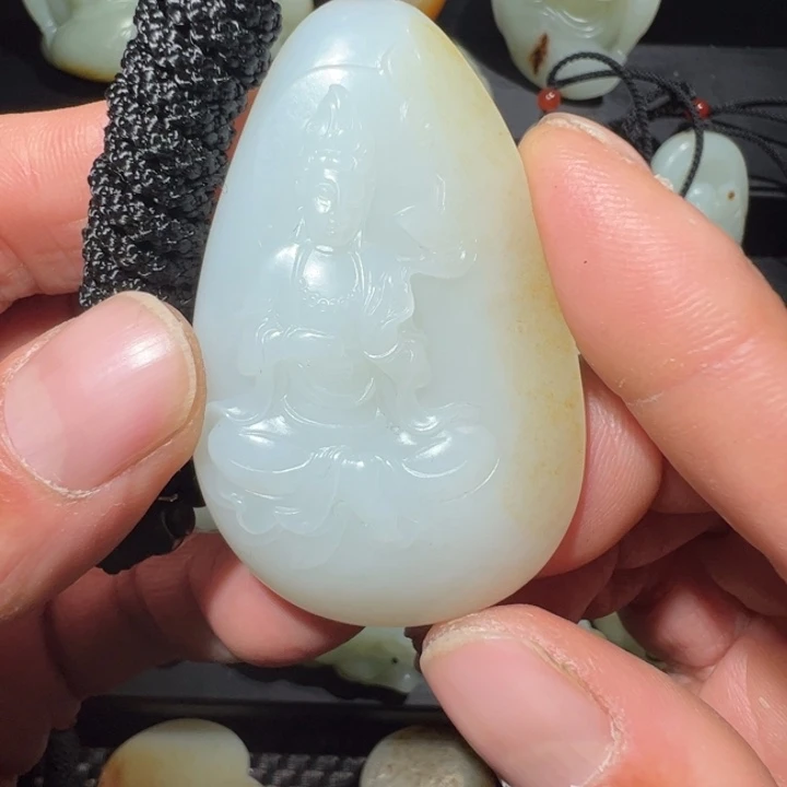 和田玉颈饰未镶嵌敖**下