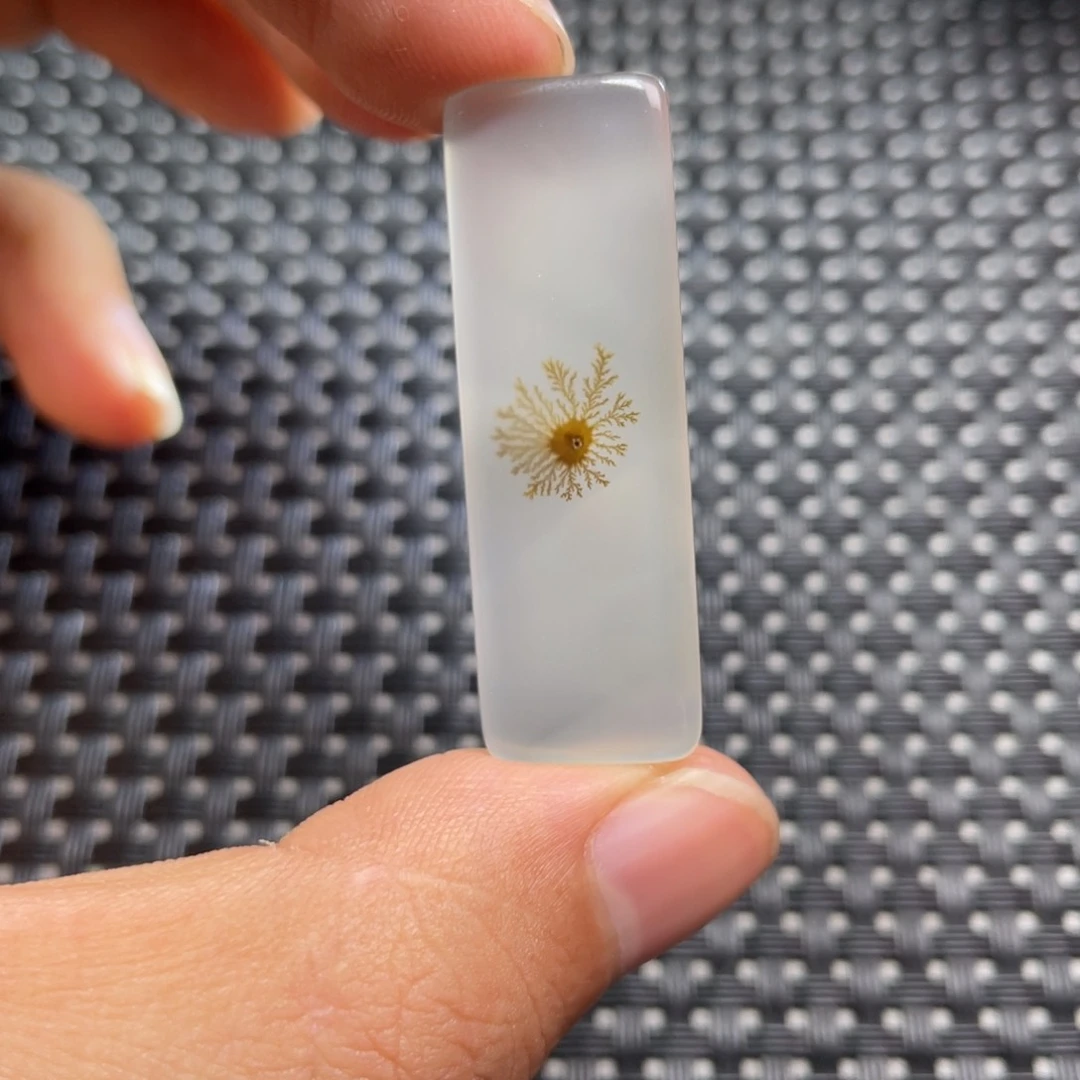 未镶嵌颈饰玛瑙/玉髓小*