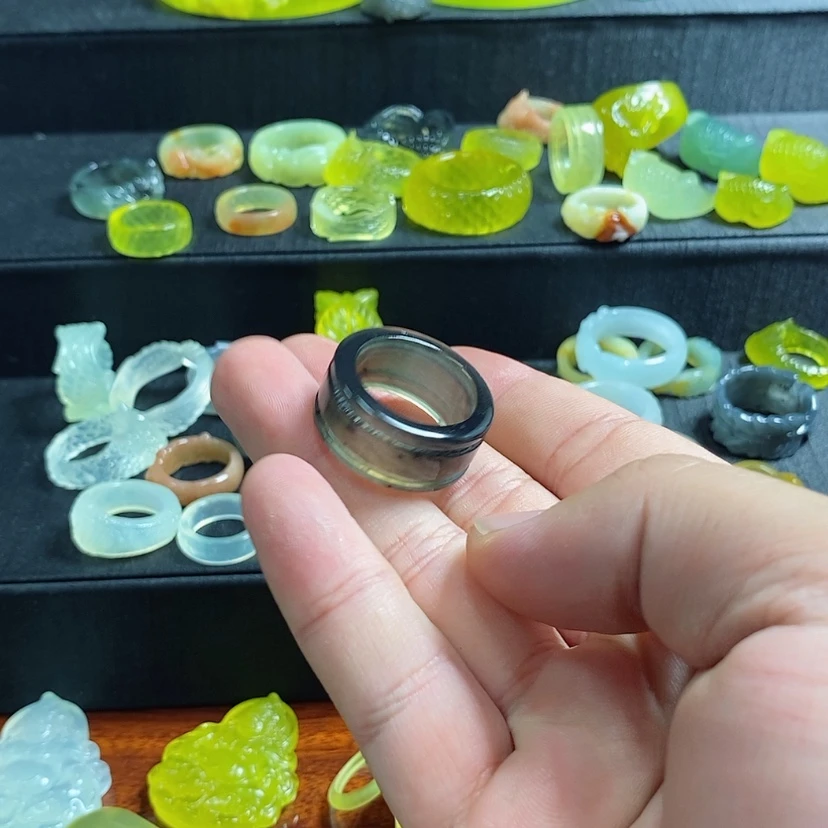 【闪购商品】蛇纹石玉未镶嵌戒圈O****