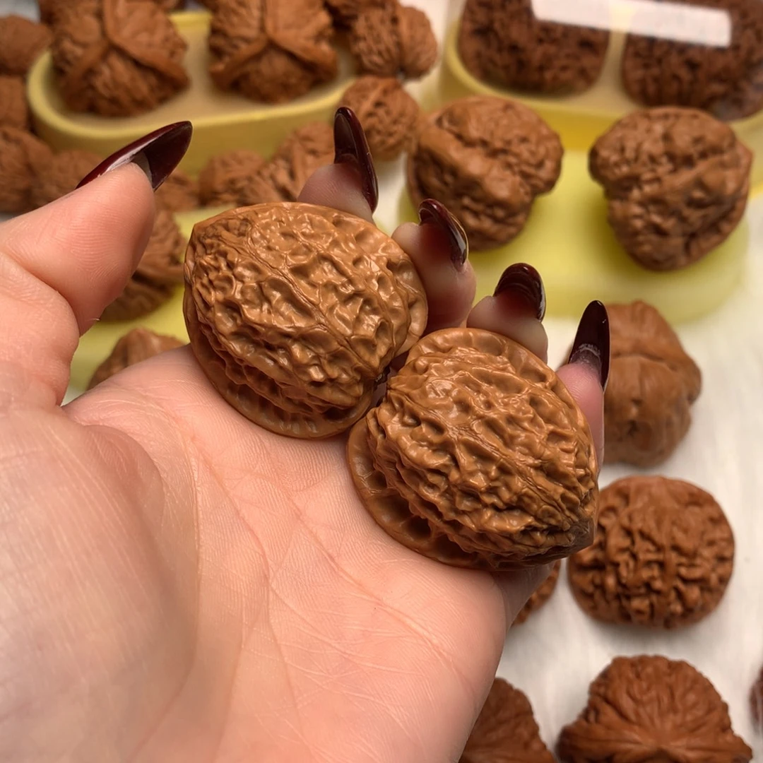 文玩核桃把件35金牛