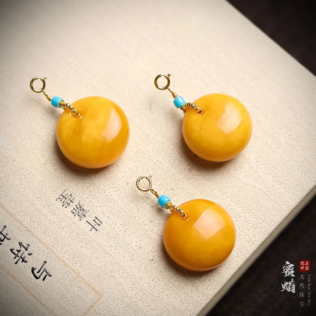 【桃总推荐】diy18k琥珀蜜蜡公主扣吊坠多样性发一件@@SJ51012019