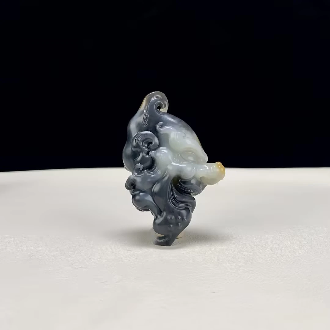 【豫人豫品】 和田玉吊坠楼兰三色魔鬼头H145