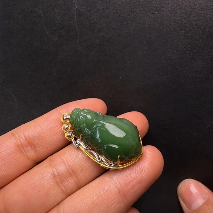 和田玉（碧玉）18K金镶嵌颈饰