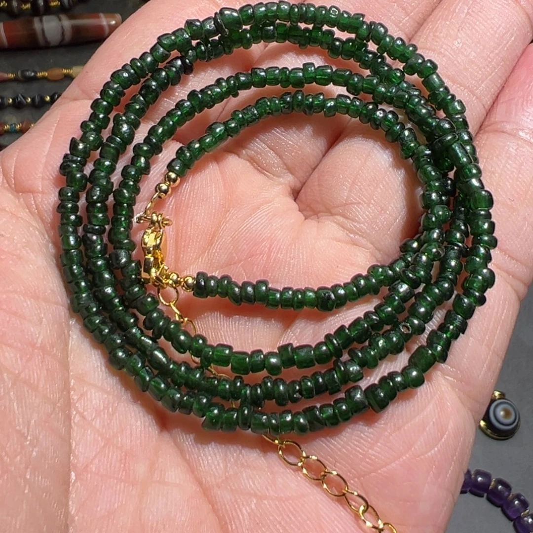 颈饰琉璃各种各样