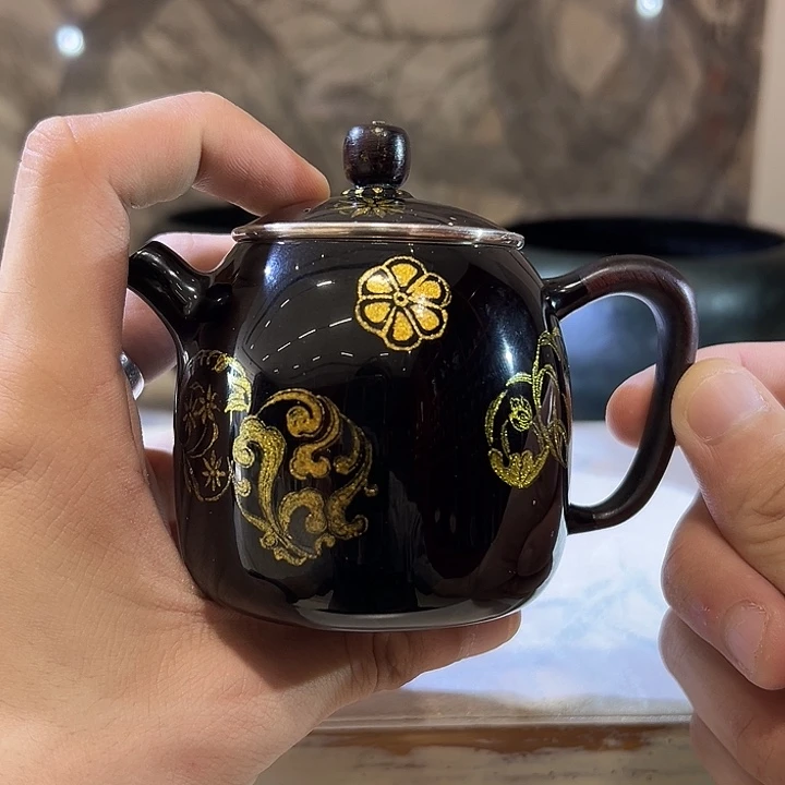 大漆工艺皮球花小壶