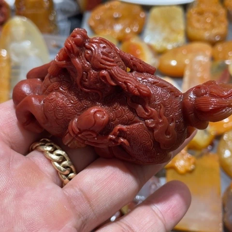 【闪购商品】未镶嵌石英质玉（黄龙玉）颈饰