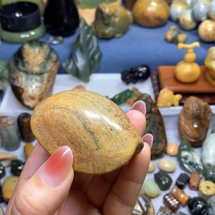 岫岩河磨玉（透闪石质玉）未镶嵌把件