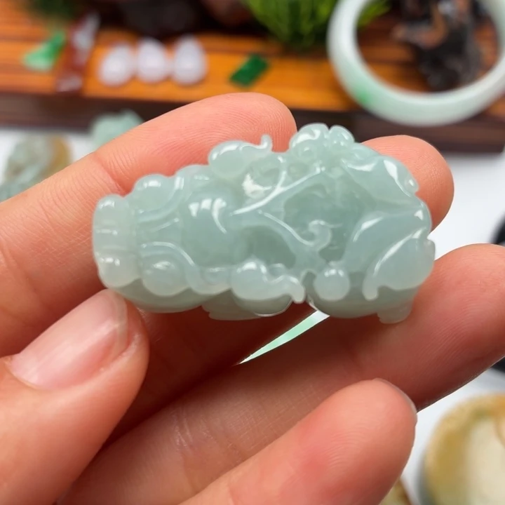 翡翠未镶嵌颈饰翡翠