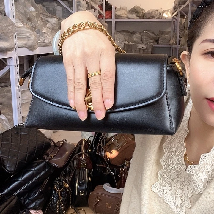 蚕丝小牛剖层皮革PU